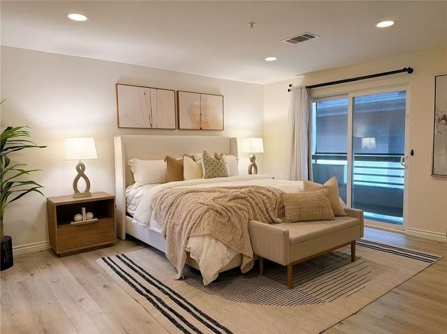 1133 S Hoover Street 314, Los Angeles, CA 90006