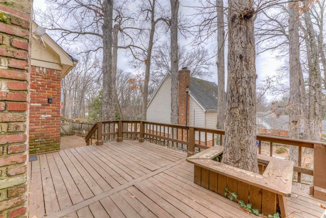 2110 WOODSIDE DR, Germantown, TN 38138