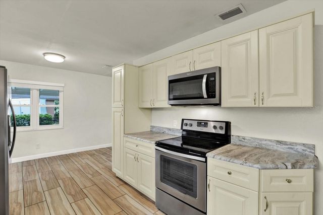 8567 RIDGE ROAD, Seminole, FL 33772