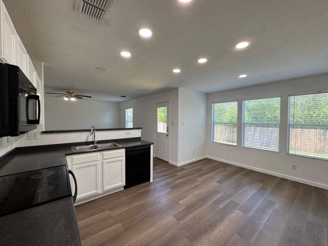 8611 Brisa Royale, San Antonio, TX 78251