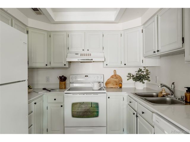 701 Harlan St E54, Lakewood, CO 80214