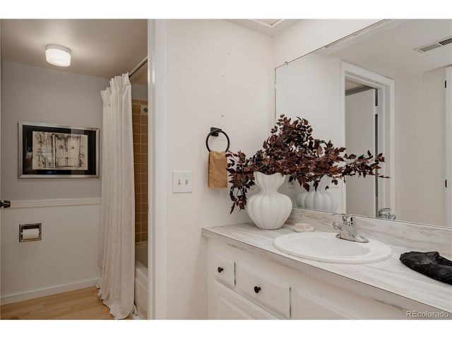 701 Harlan St E54, Lakewood, CO 80214