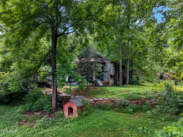 2087 Bullen Valley Road, Thorn Hill, TN 37881
