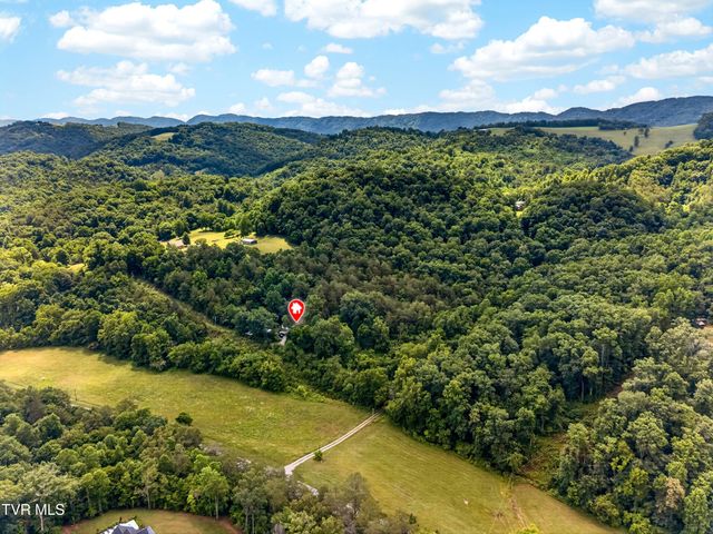 2087 Bullen Valley Road, Thorn Hill, TN 37881