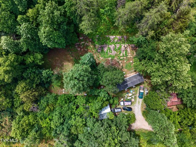 2087 Bullen Valley Road, Thorn Hill, TN 37881