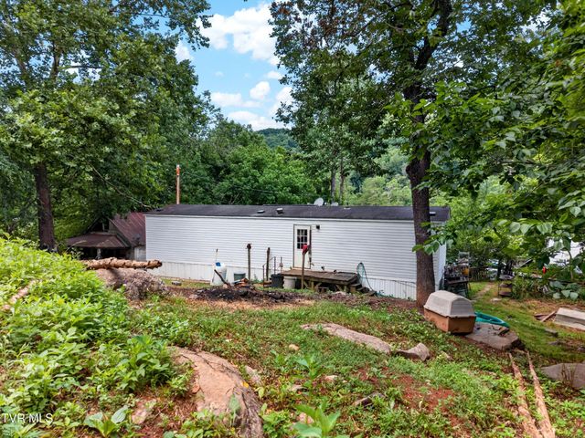 2087 Bullen Valley Road, Thorn Hill, TN 37881