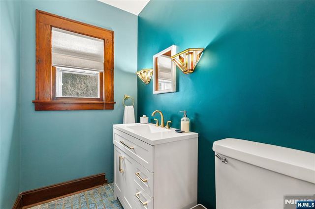 46 Payne Avenue, Midland Park, NJ 07432