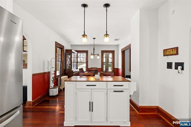 46 Payne Avenue, Midland Park, NJ 07432