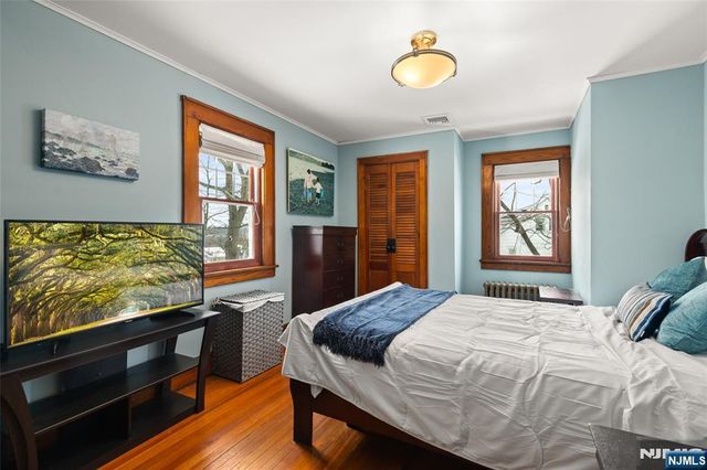 46 Payne Avenue, Midland Park, NJ 07432