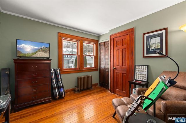 46 Payne Avenue, Midland Park, NJ 07432