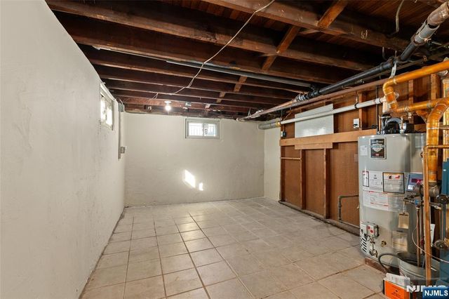 46 Payne Avenue, Midland Park, NJ 07432