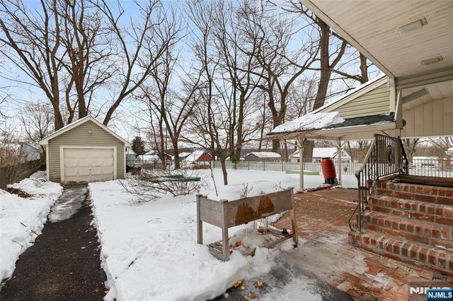 46 Payne Avenue, Midland Park, NJ 07432