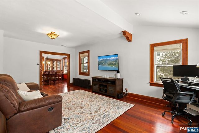 46 Payne Avenue, Midland Park, NJ 07432