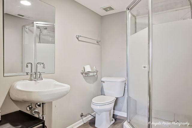 101 Lexington Lane, Rolling Meadows, IL 60008