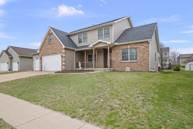 1338 W 61st Street, Davenport, IA 52806