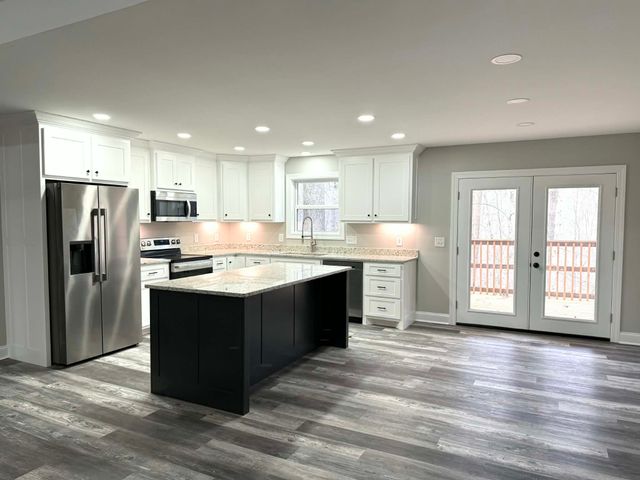 72 Periwinkle Path, Leoma, TN 38468