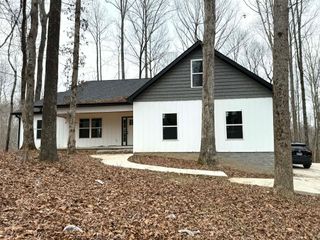 72 Periwinkle Path, Leoma, TN 38468