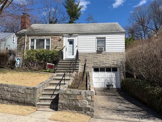 207 Morsemere Avenue, Yonkers, NY 10703