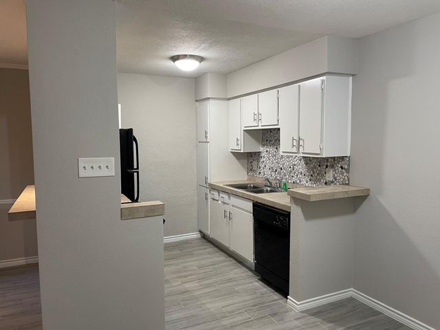 845 Augusta Drive 1, Houston, TX 77057