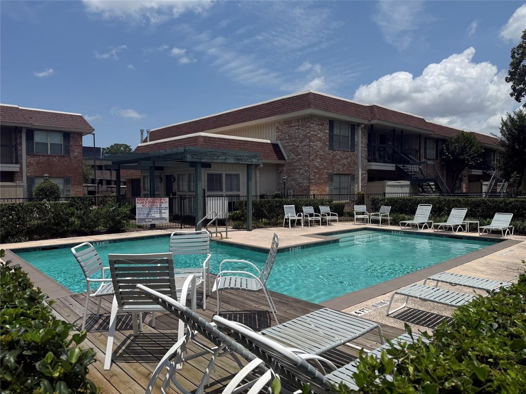 845 Augusta Drive 1, Houston, TX 77057