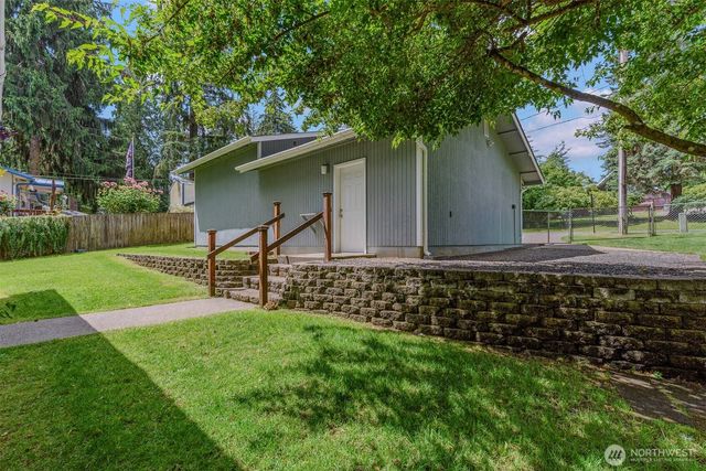 390 E Lakeshore Drive, Shelton, WA 98584
