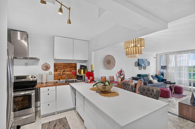 100 BAYVIEW Drive 620, Sunny Isles Beach, FL 33160