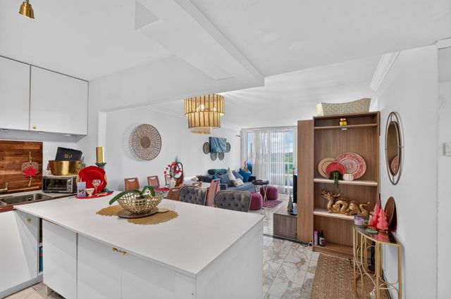 100 BAYVIEW Drive 620, Sunny Isles Beach, FL 33160