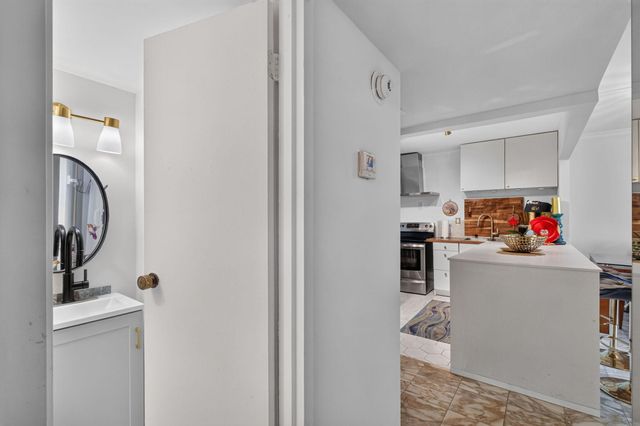 100 BAYVIEW Drive 620, Sunny Isles Beach, FL 33160