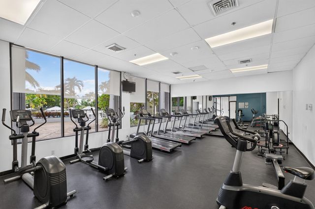 100 BAYVIEW Drive 620, Sunny Isles Beach, FL 33160