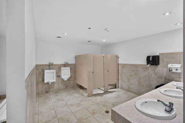 100 BAYVIEW Drive 620, Sunny Isles Beach, FL 33160