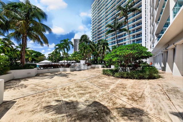 100 BAYVIEW Drive 620, Sunny Isles Beach, FL 33160