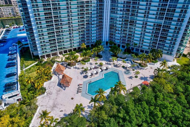 100 BAYVIEW Drive 620, Sunny Isles Beach, FL 33160