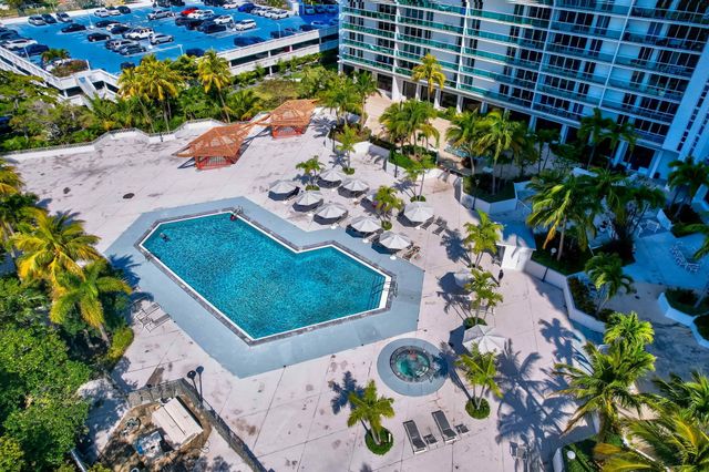 100 BAYVIEW Drive 620, Sunny Isles Beach, FL 33160