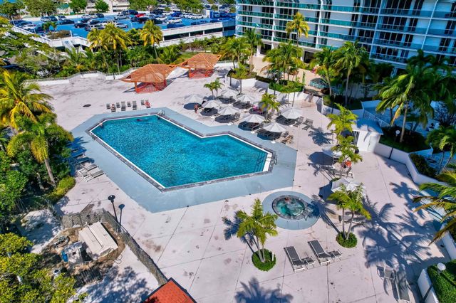 100 BAYVIEW Drive 620, Sunny Isles Beach, FL 33160