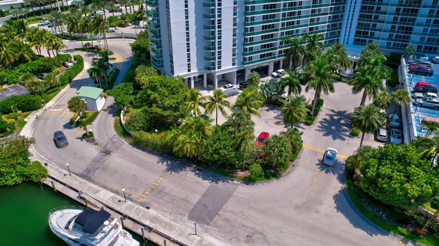 100 BAYVIEW Drive 620, Sunny Isles Beach, FL 33160
