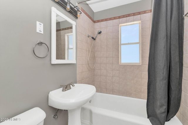 1127 S UNA Avenue, Tempe, AZ 85281
