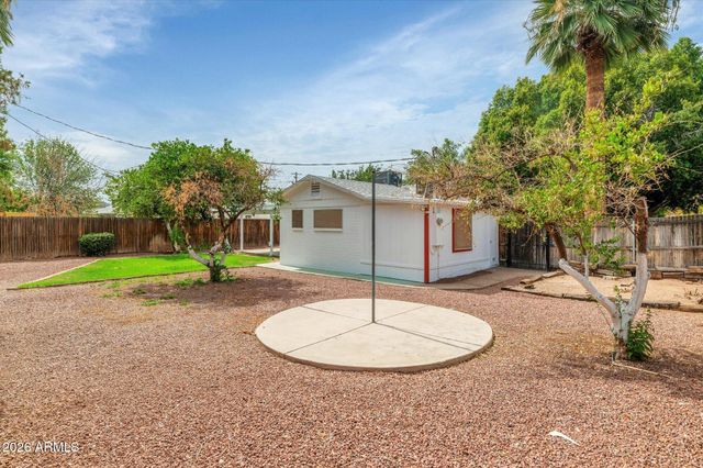 1127 S UNA Avenue, Tempe, AZ 85281