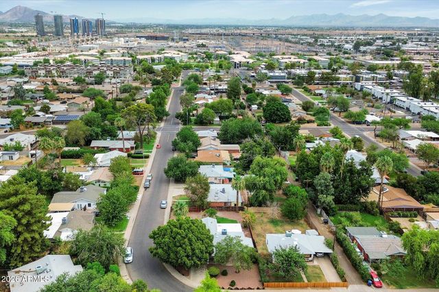 1127 S UNA Avenue, Tempe, AZ 85281