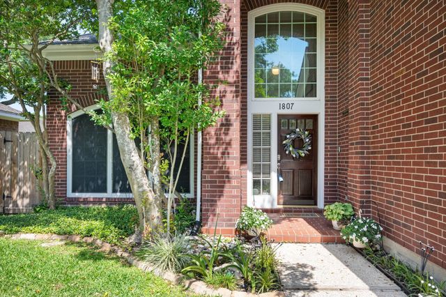 1807 Emerald Lake Court, Houston, TX 77062