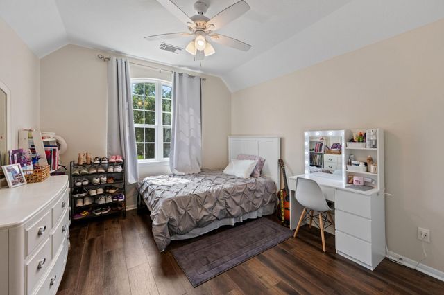 1807 Emerald Lake Court, Houston, TX 77062