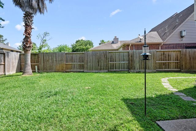 1807 Emerald Lake Court, Houston, TX 77062