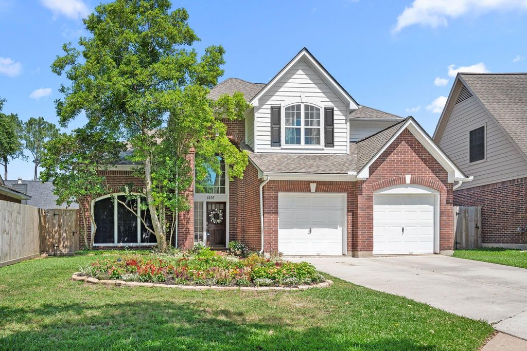 1807 Emerald Lake Court, Houston, TX 77062