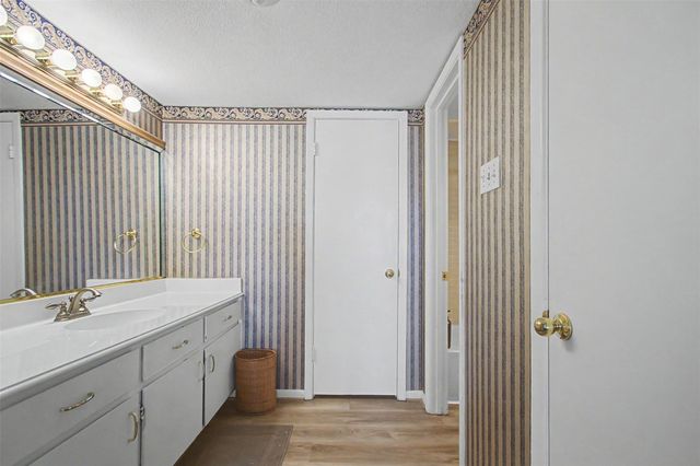 7575 Katy Freeway 93, Houston, TX 77024