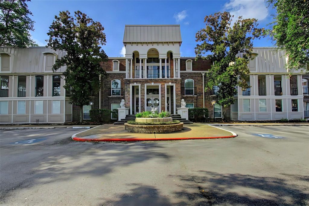 7575 Katy Freeway 93, Houston, TX 77024