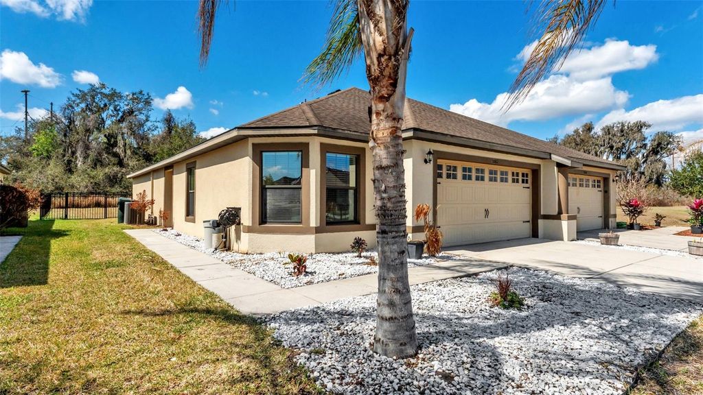 Image 5 of property listing at 5582 MAGGIORE BOULEVARD, Lakeland, FL 33805