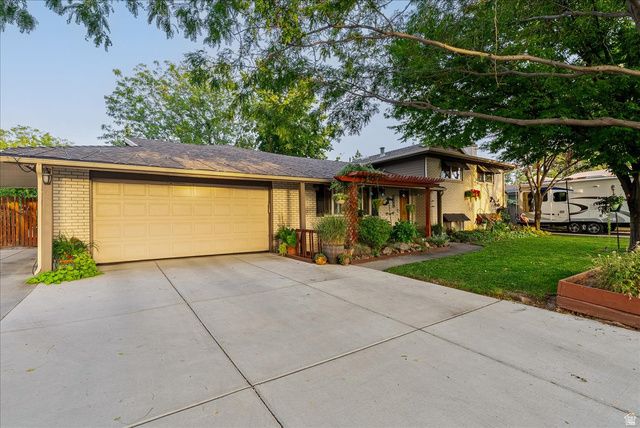 5883 S HOMESTEAD CT, Murray, UT 84107