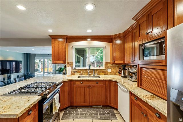 5883 S HOMESTEAD CT, Murray, UT 84107