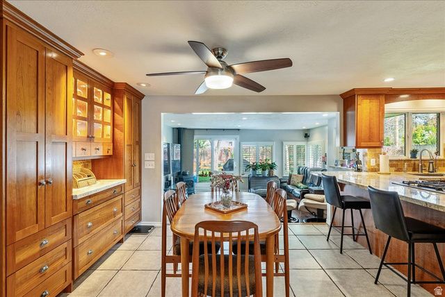 5883 S HOMESTEAD CT, Murray, UT 84107