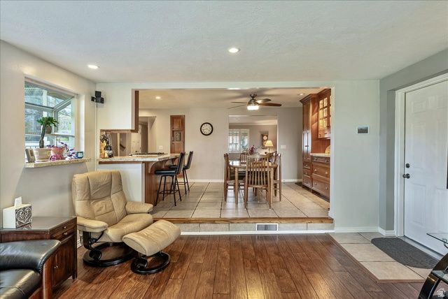 5883 S HOMESTEAD CT, Murray, UT 84107