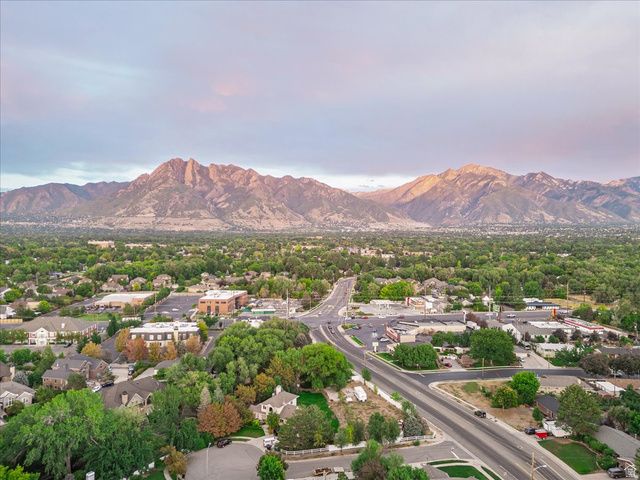 5883 S HOMESTEAD CT, Murray, UT 84107